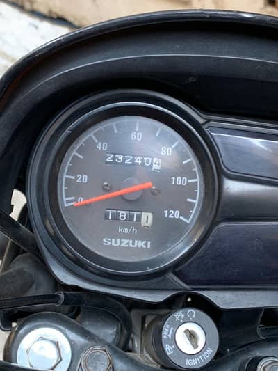 Suzuki 110s No engen open no repear Everything All ok Gray Colore