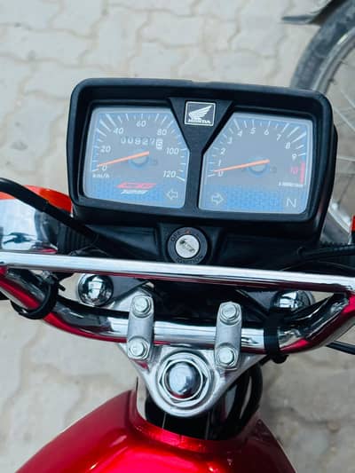 Honda 125 special addition red silver just  by  serious call