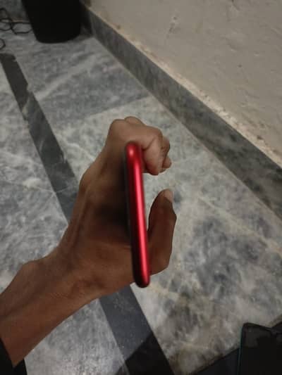 IPHONE 8 10/10 CONDITION 256 gb 90 battery water pack with box