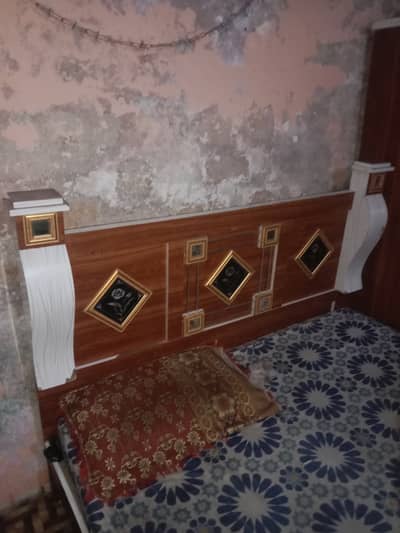 Bed almari dressing divider peace stand