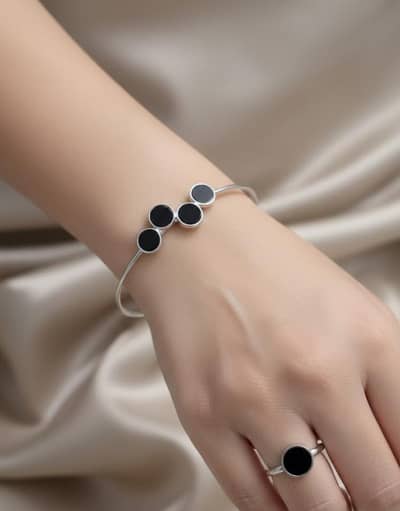 Bracelet ring set