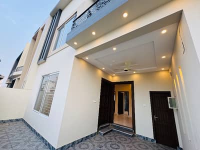 Stunning 5 Marla Architecture House Available For Sale