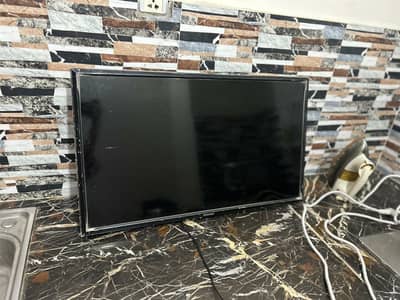 32 inch used lcd with damged picture tube