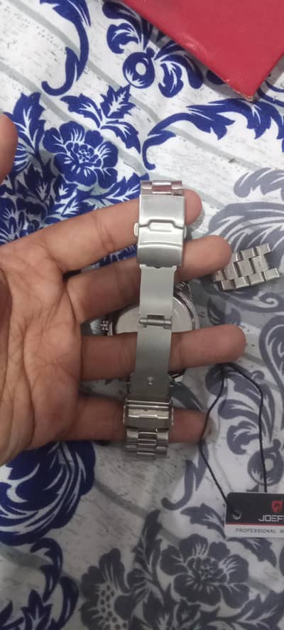 bilkul new hay watch out off city ki hay