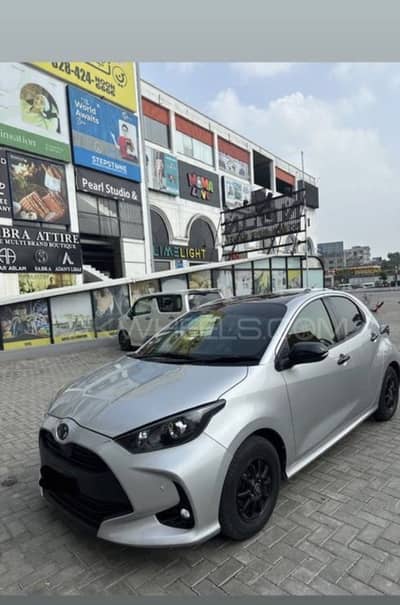 Toyota yaris hatchback