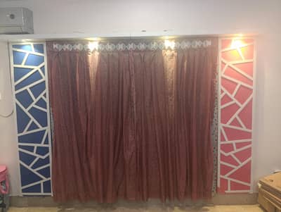 BLINDS WITH CURTAIN AND BACK WALL