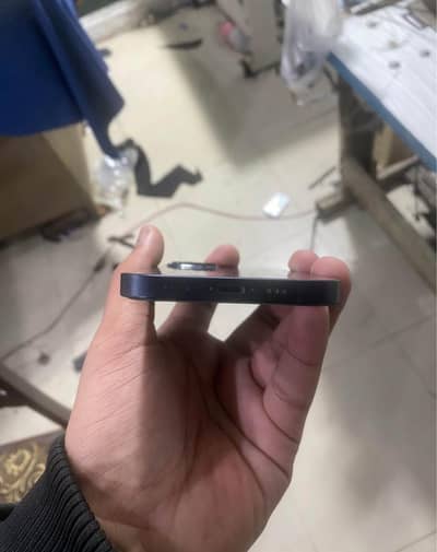 iphone 13 jv bht munasib keemat ma urgent sale