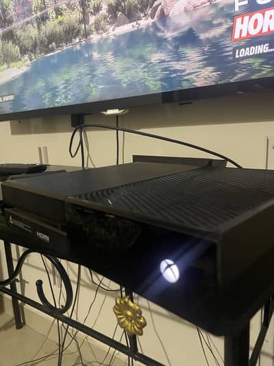 X box one 1 tb with box