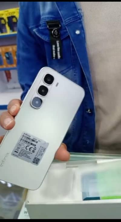 new phone hai sirf Dabba khola hai