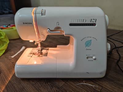 Singer (Taiwan Made) Compact Sewing Machine