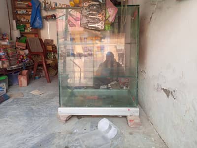 fully glass made counter's