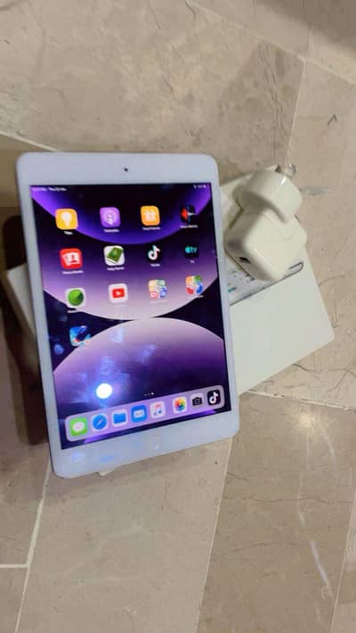 ipad mini 2 with box