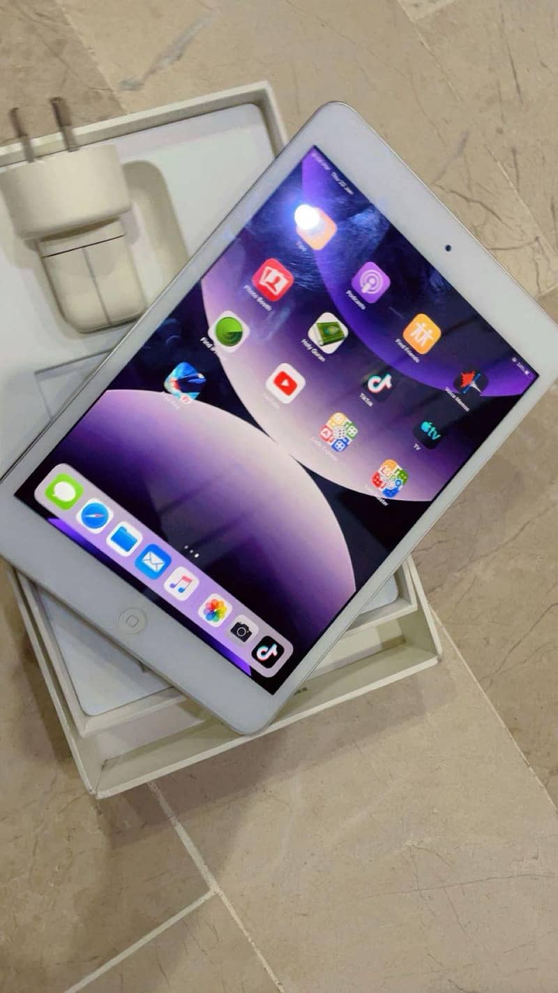 ipad mini 2 with box 2
