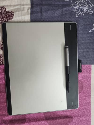 Wacom Intuos Pen & Touch Medium (CTH-680)