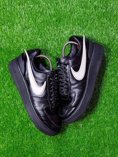 NIKE SNEAKERS OR JORDAN