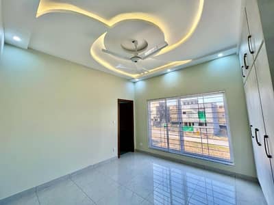 10 Marla Ground Portion Available For Rent