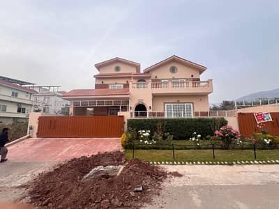 HOUSE FOR SALE SECTOR D 12 3 SECTOR 600 SQUARE YARDS TOP LOCATION