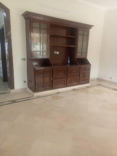 DUPLEX HOUSE FOR SALE SECTOR F 10 SIZE 511 SQUARE YARDS INVESTOR RATE