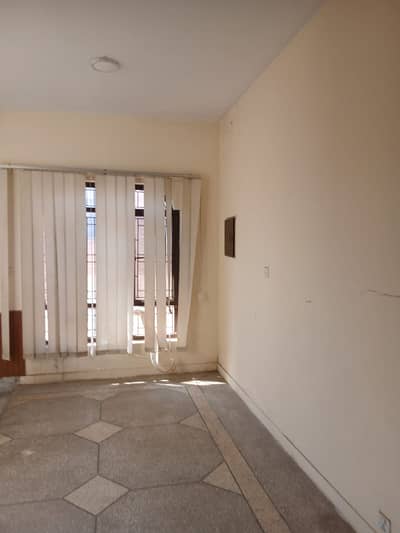 HOUSE FOR SALE SECTOR F-11 SIZE 666 SQUARE YARDS CORNER HOUSE