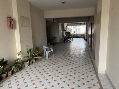3 Bed dd Leased Flat For Sale Chance deal 1st floor with Lift 2576 sq fet Askari 5 malir cantt