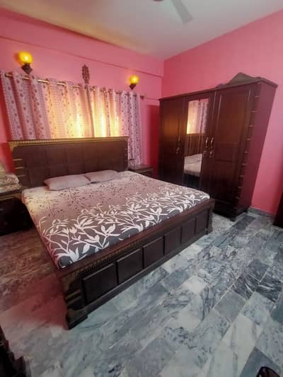 Corner 1000 Square Feet Flat For sale In Garden East