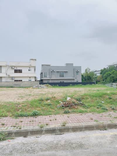 Perfect 1 Kanal Residential Plot In Bahria Town Phase 6 For sale