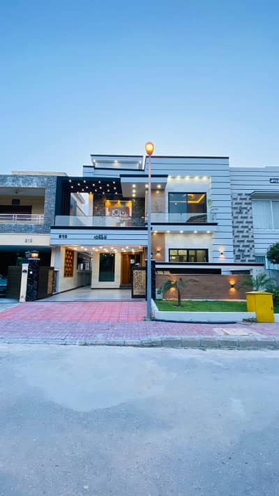 Highly-Desirable House Available In Bahria Town Phase 8 For Sale