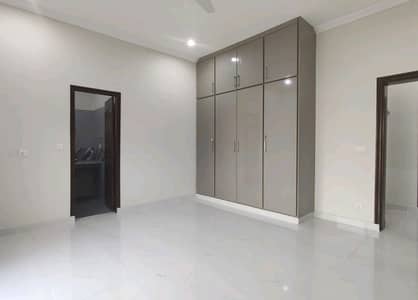 House In Bahria Town - Sector E Sized 5 Marla Is Available