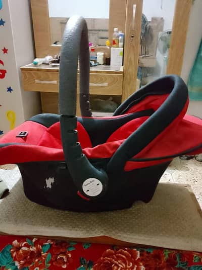 carry cot in good consition