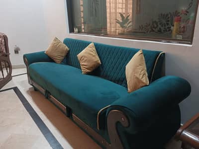 Combed sofa available  in good condition