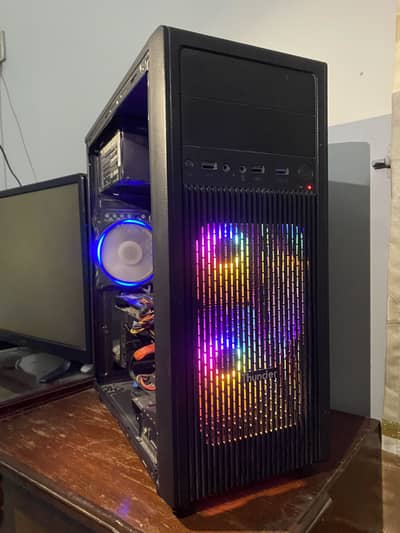Mid Range Gaming PC with RX580