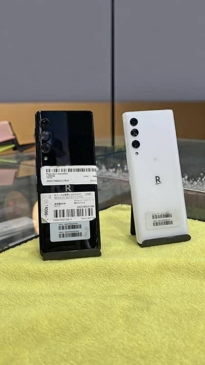 japanese brand, rakuten hand 5g 4,128 with box pack condition