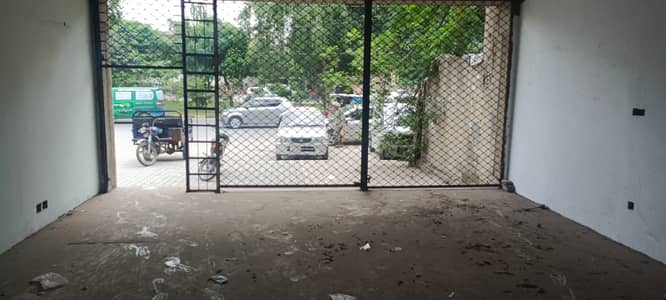 12.5 Marla Ground & First Floor Shop On Main Boulevard Gulshan E Ravi