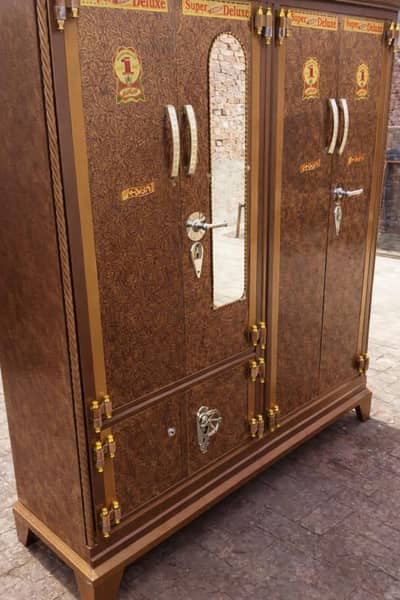 4 doors safe almari for sale