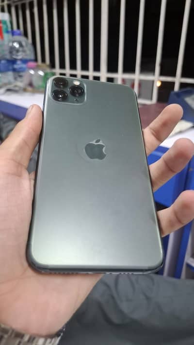 Iphone 11 pro max with box
