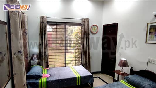 Best GIRLS HOSTEL (Bigway Executive Living) Furnished Sharing Rooms for WORKING Women, UMT, Bahria University, KIPS, JOBIAN Girls