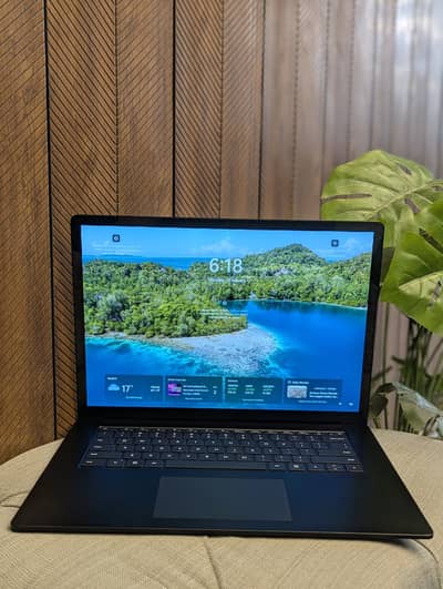 Microsoft Surface 5 (15-Inch) - Core i7,12th Gen - 32GB/1TB - Like New