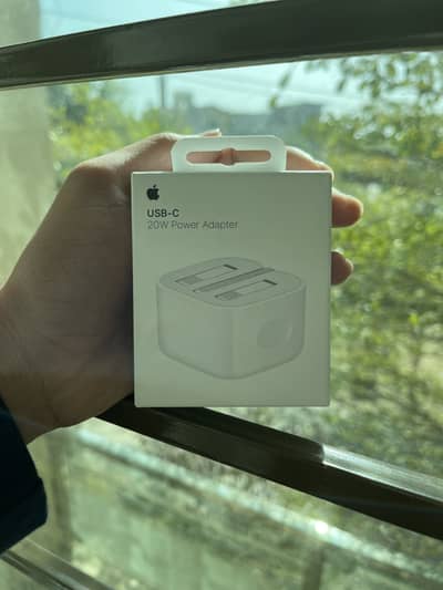 Original 20watt charger NFC wala (adopter) +cable