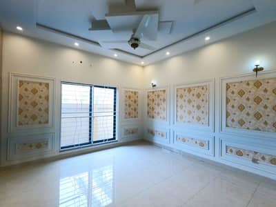 Well-constructed House Available For sale In Punjab Coop Housing Society