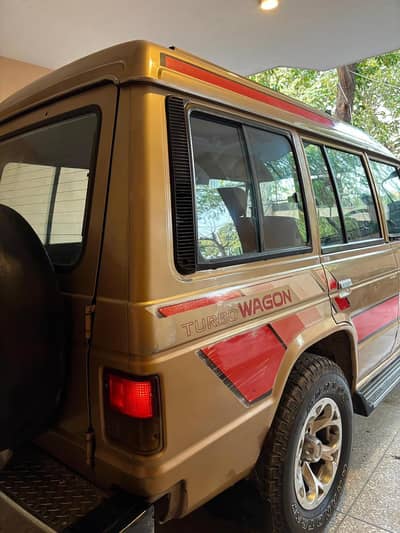 Mitsubishi Pajero Super Wagon Turbo 1987