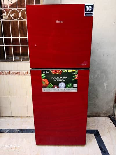 haier medium frig only few day used 15 days