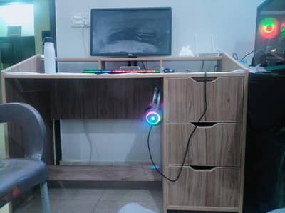 Gaming Desk/Table