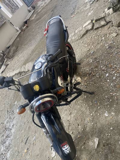 Ybr 125 g  neat and clean condition