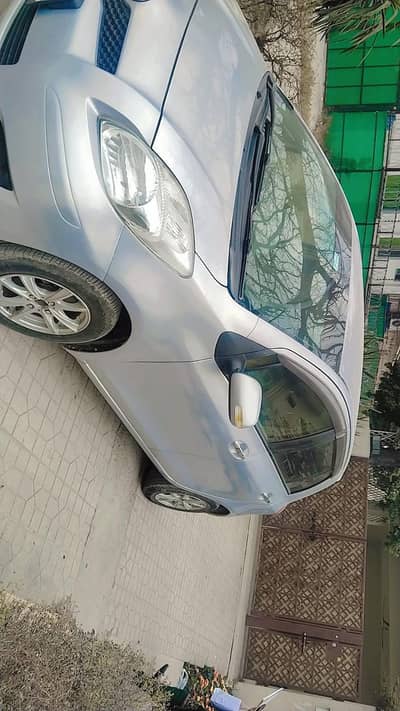 Toyota vitz 2010/13