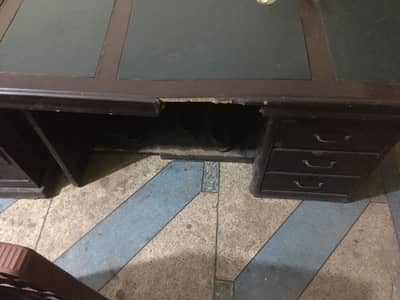 Executive chair, office chairs, executive table