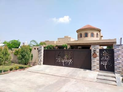 Ready To Buy A Prime Location House 2 Kanal In Central Park - Block B