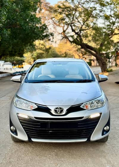 TOYOTA YARIS 1.5 FULL OPTION MARY APNY NAME HA