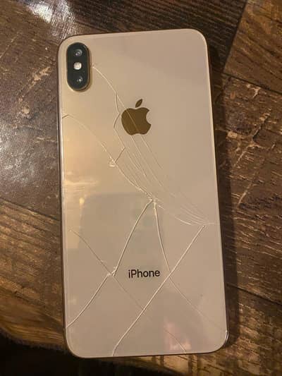 Xs max icloud  wala hai back damage ha baki all ok ha