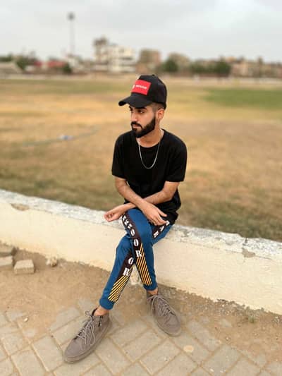 INEED JOB  bhut zrorat he muje