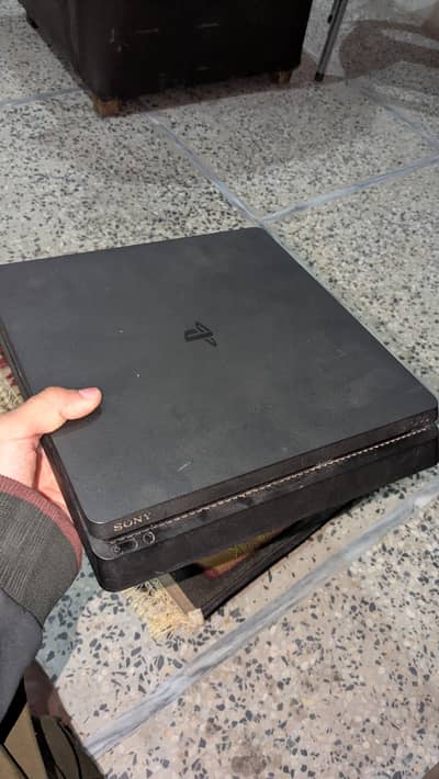 PS4 SLIM